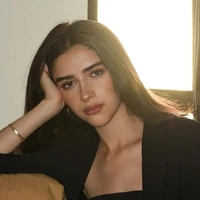 Bella De Luca (Childhood friend ML)