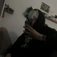 ซัมเมอร์👑(🚬)