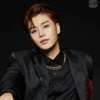 Steven Gerrard Smith (kakak angkat Luna)