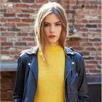 Lenny kravitz (adik angkat Ana )