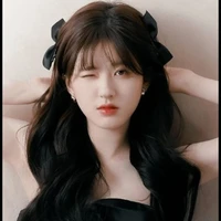 Mia Romero (sahabat Luna)