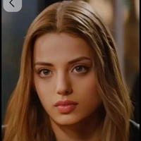 Melly Senclavozca (sepupu Luna/Ana)