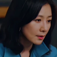 Ibu Melisa (ibu tiri Yuri)