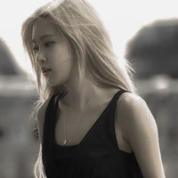 𝙏𝙖𝙣𝙞𝙖 𝙫𝙖𝙡𝙡𝙚𝙧𝙞𝙖