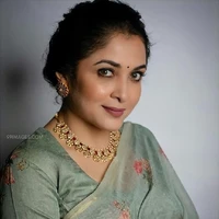 Devika Singhania/ML mom