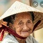 Bà cụ hàng xóm