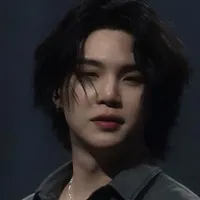 kim yongi (mc mom)