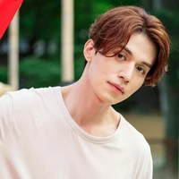 Kim Dong wook ( Right hand)