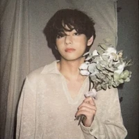 Kim taehyung(Omega)(Main lead)