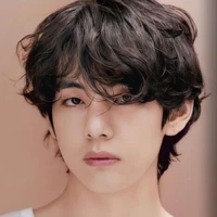 Taehyung ( recessive omega)