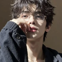 Ryan Mark/Williams (mc)