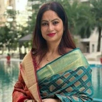 Gayatri Malhotra (ml aunt)