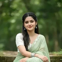 Megha Kapoor/Ishita BFF