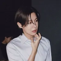 Jung Hoseok | 26 | Alpha | Professor