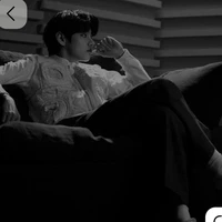 Kim taehyung (E)