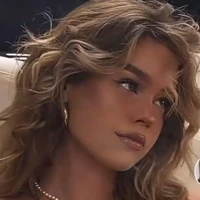 𝑉𝑖𝑣𝑖𝑎𝑛𝑎 𝑄𝑢𝑒𝑟𝑡𝑧/ fl
