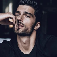 Veer Malhotra/gangster/doctor