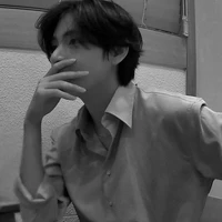 𝙺𝚒𝚖 𝚃𝚊𝚎𝚑𝚢𝚞𝚗𝚐