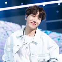JHOPE ( TAE CRUSH / BFF)