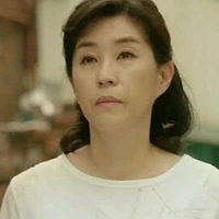 Old madam kim  / kook