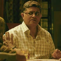 Rakesh (Bade papa)