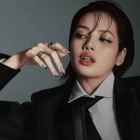 jeon Lisa(dominant alpha) jk