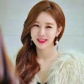 Amelia Alexander/Mom Kai, Jisoo