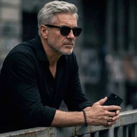 vikram khanna (ml father)