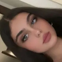 ashna oberoi(anurag wife)