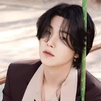 Min Yoongi / true blood alpha/ 26 years