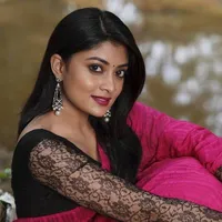 Priya ( FL elder cousin sister)