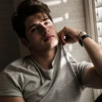 Mikah Orlov/ML right hand