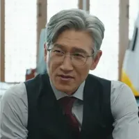 Kim He-soon
(Father of Taehyung)