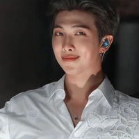 Kim Namjoon (tee