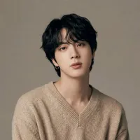 kim seokjin(tae mom)