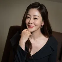Mrs Kim/Supreme Omega