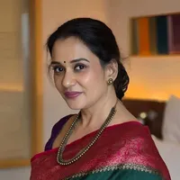 Asha (aunt-1/ chachi)