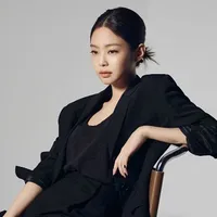 Kim Jennie (Alpha)