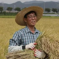 Taehyung’s father 