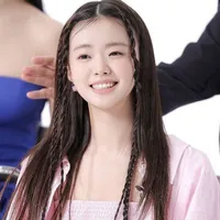 Hana (Tae younger sister)