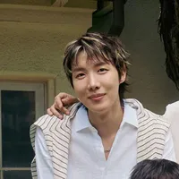 JUNG HOSEOK/J-HOPE/MAIN DANCER