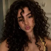 Nia Alvina