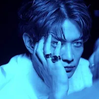 Minho/Vampire courier