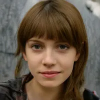 Hannah (works at the flower shop)