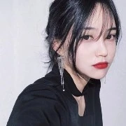 มิ้น(เพื่อนนางเอก)​-มรกต-