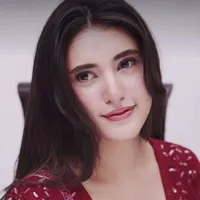 🤍 Female Lead: Sahar Hashmi