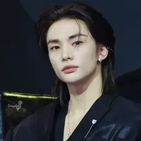 Hwang Hyunjin (alpha )