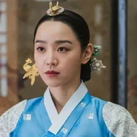 Queen Jeon Seo-yeon