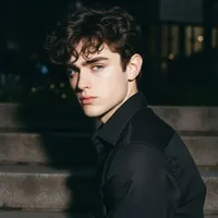 Julian Thorne (ML)