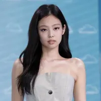 Jennie (University Junior)